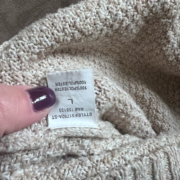 Pink Clover Women's Sweater in Cream - Picture 8 of 9